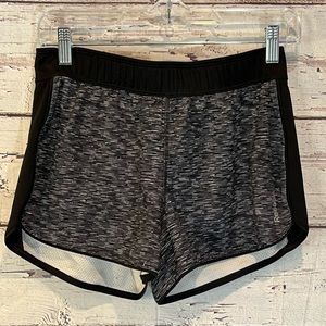 REEBOK Shorts Activewear Black & White-Small